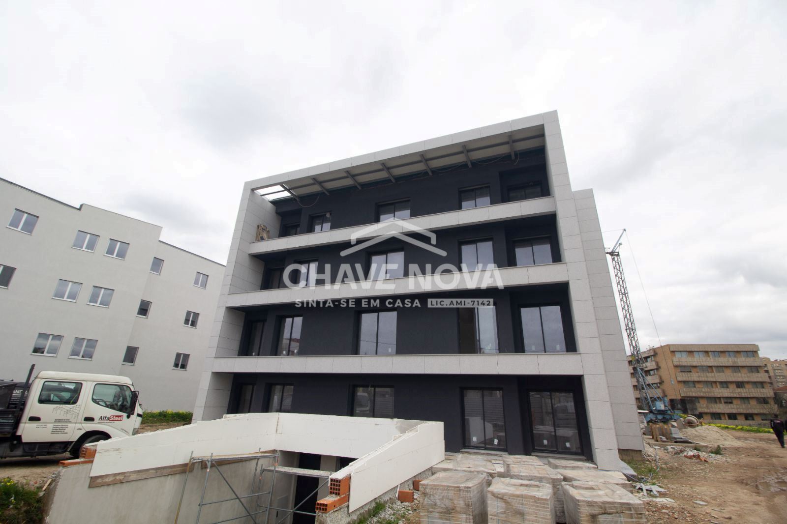Apartamento T1 NOVO - Condomínio Fechado com Piscina - Canidelo