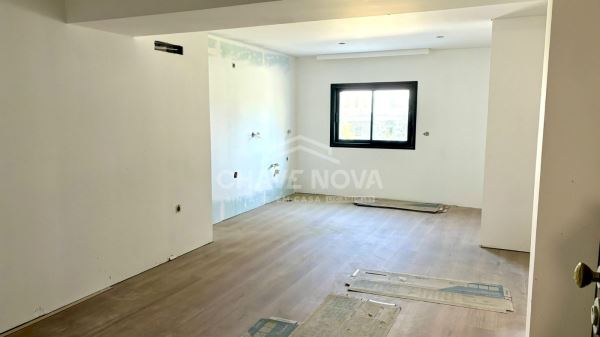 Apartamento T1 NOVO - Condomínio Fechado com Piscina - Canidelo