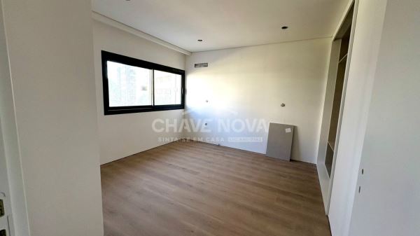 Apartamento T1 NOVO - Condomínio Fechado com Piscina - Canidelo