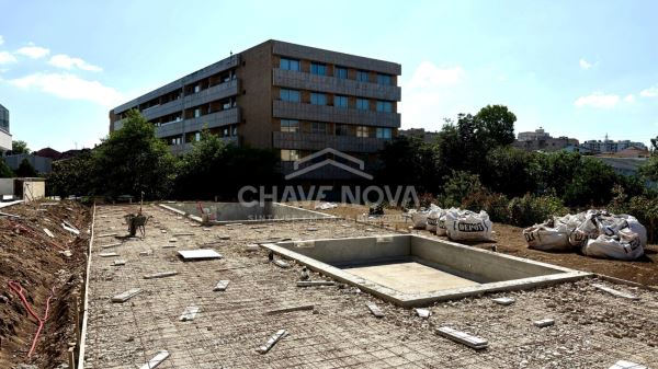Apartamento T1 NOVO - Condomínio Fechado com Piscina - Canidelo
