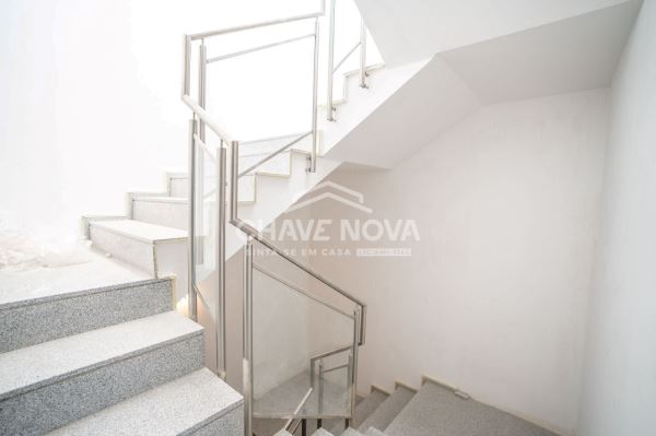 Apartamento T1 NOVO - Condomínio Fechado com Piscina - Canidelo