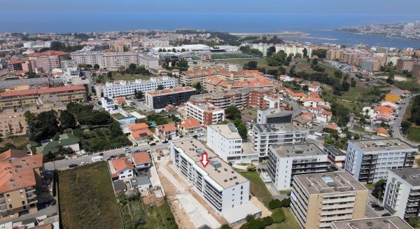 Apartamento T1 NOVO - Condomínio Fechado com Piscina - Canidelo