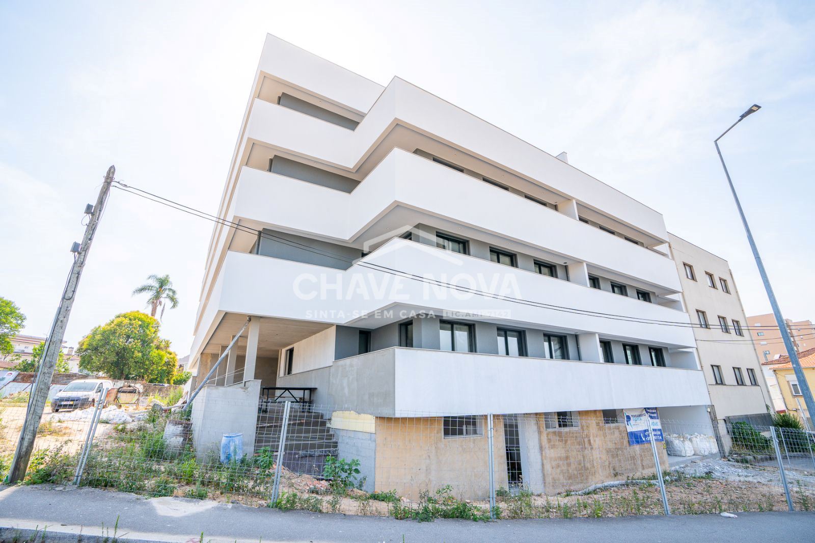 Apartamento T3 Novo c/ Lugar de Garagem Duplo em Santa Marinha (Coimbrões)
