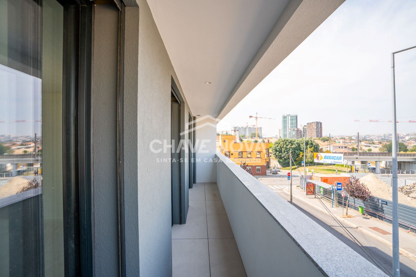 Apartamento T3 Novo c/ Lugar de Garagem Duplo em Santa Marinha (Coimbrões)