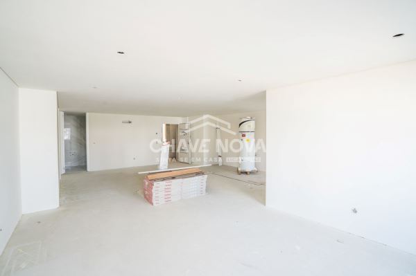 Apartamento T3 Novo c/ Lugar de Garagem Duplo em Santa Marinha (Coimbrões)