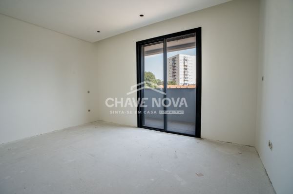 Apartamento T3 Novo c/ Lugar de Garagem Duplo em Santa Marinha (Coimbrões)