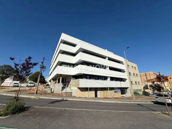 Apartamento T3 Novo Último Piso c/ Terraço e Garagem Box em Santa Marinha (Coimbrões)