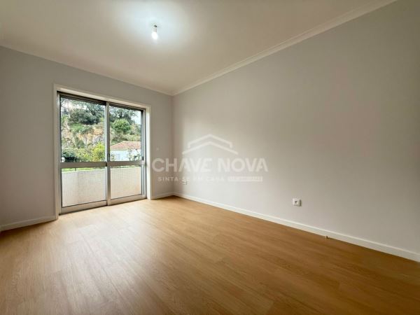 Apartamento T2, totalmente renovado em Campanhã