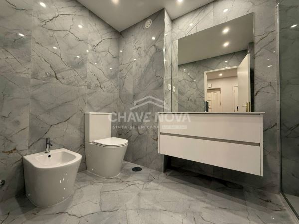 Apartamento T2, totalmente renovado em Campanhã