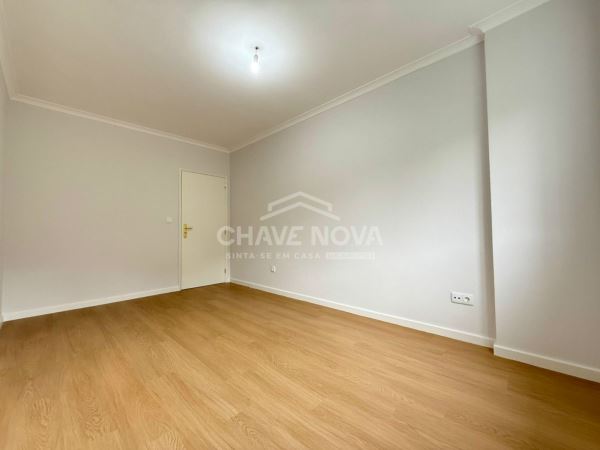 Apartamento T2, totalmente renovado em Campanhã