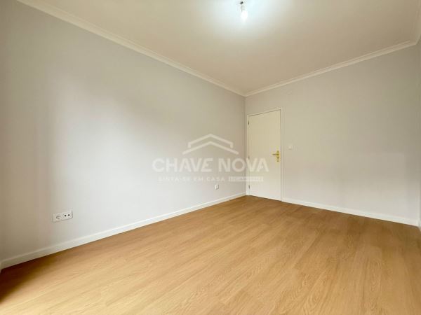 Apartamento T2, totalmente renovado em Campanhã