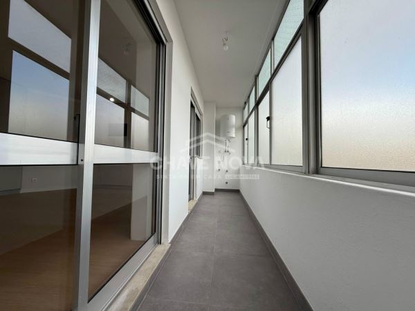 Apartamento T2, totalmente renovado em Campanhã