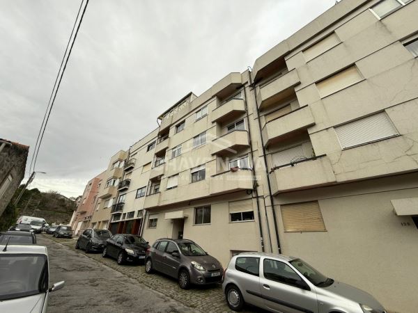 Apartamento T2, totalmente renovado em Campanhã