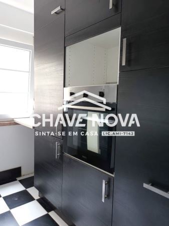 Apartamento T3 Renovado na Avenida 5 de Outubro, ao lado da estação de Entrecampos, Lisboa