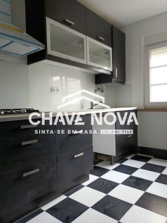 Apartamento T3 Renovado na Avenida 5 de Outubro, ao lado da estação de Entrecampos, Lisboa
