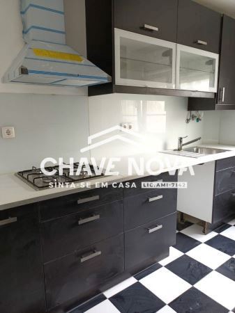 Apartamento T3 Renovado na Avenida 5 de Outubro, ao lado da estação de Entrecampos, Lisboa