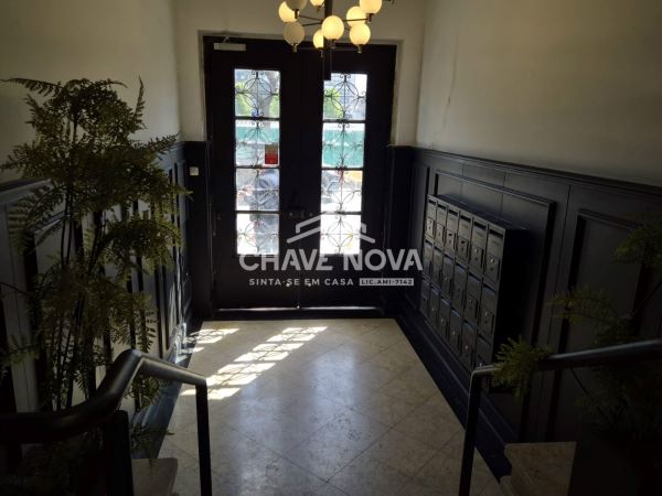 Apartamento T3 Renovado na Avenida 5 de Outubro, ao lado da estação de Entrecampos, Lisboa