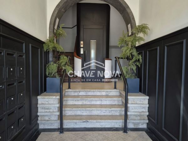 Apartamento T3 Renovado na Avenida 5 de Outubro, ao lado da estação de Entrecampos, Lisboa