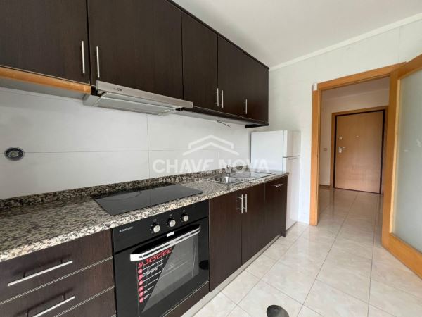 Apartamento T2 c/ Lugar de Garagem em Canelas (Edifício Prestige)