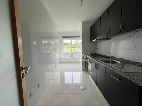 Apartamento T2 c/ Lugar de Garagem em Canelas (Edifício Prestige)