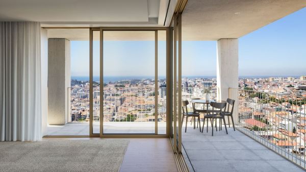 T2 no 5º Piso, com Terraço e Varandas no Empreendimento Fernão Magalhães, 127