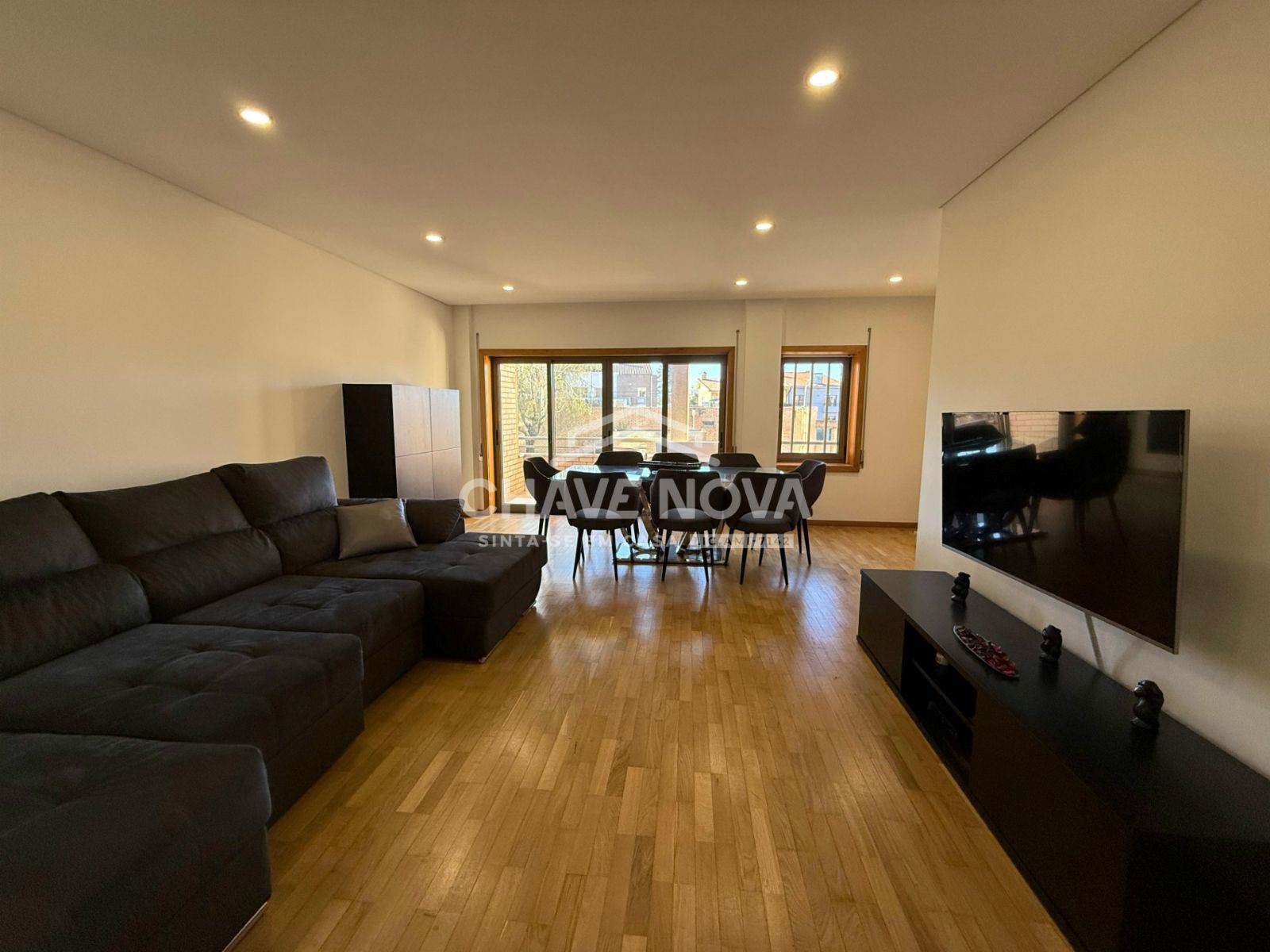 Apartamento T2+1 Renovado c/ Lugar de Garagem em Santa Marinha