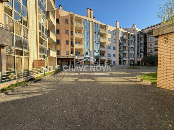 Apartamento T2+1 Renovado c/ Lugar de Garagem em Santa Marinha