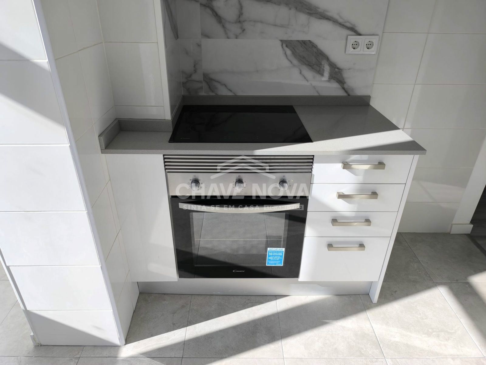 Apartamento T1 Remodelado com Vista Deslumbrante para o Jardim Constantino – Arroios, Lisboa