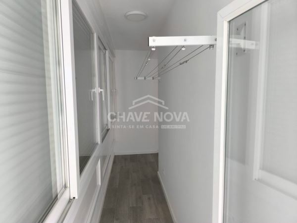 Apartamento T1 Remodelado com Vista Deslumbrante para o Jardim Constantino – Arroios, Lisboa