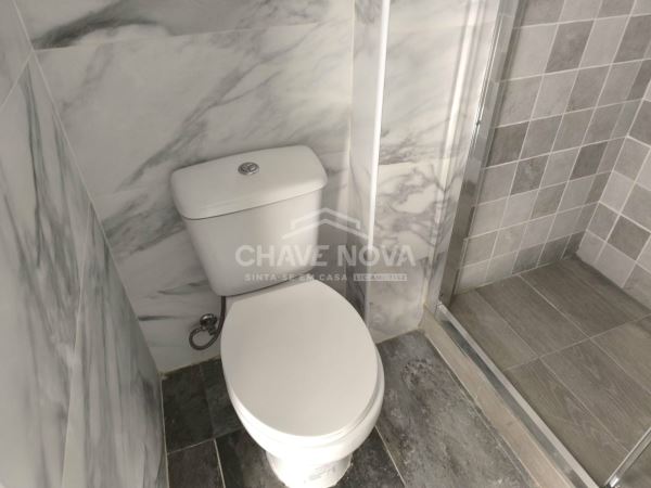 Apartamento T1 Remodelado com Vista Deslumbrante para o Jardim Constantino – Arroios, Lisboa