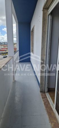 Apartamento T3 com duas Varandas, 2 WC e Excelente Localização