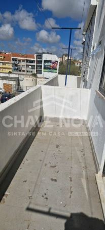 Apartamento T3 com duas Varandas, 2 WC e Excelente Localização