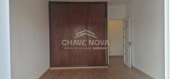 Apartamento T3 com duas Varandas, 2 WC e Excelente Localização