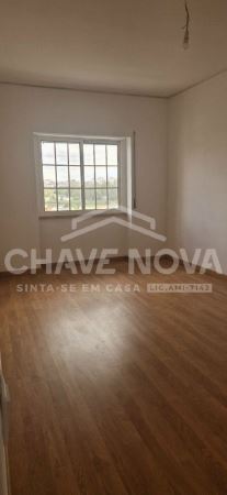 Apartamento T3 com duas Varandas, 2 WC e Excelente Localização