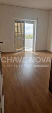 Apartamento T3 com duas Varandas, 2 WC e Excelente Localização