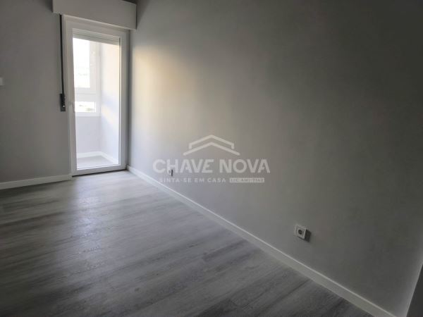 Apartamento T3 totalmente remodelado – Loures | Excelente Localização e Acessibilidades