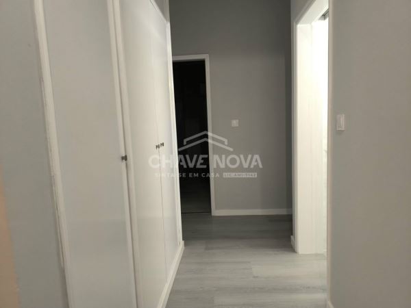 Apartamento T3 totalmente remodelado – Loures | Excelente Localização e Acessibilidades