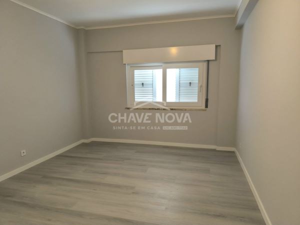Apartamento T3 totalmente remodelado – Loures | Excelente Localização e Acessibilidades