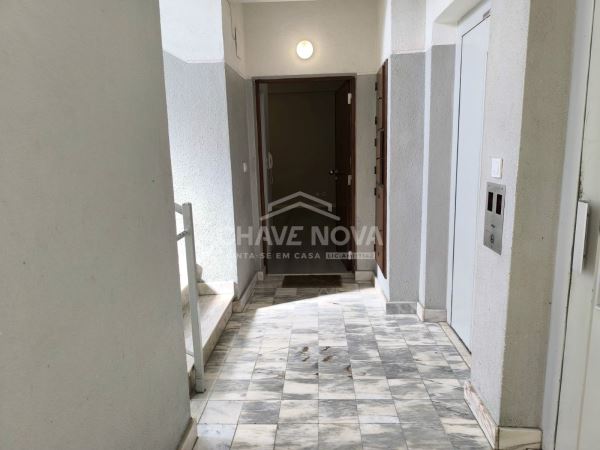 Apartamento T3 totalmente remodelado – Loures | Excelente Localização e Acessibilidades