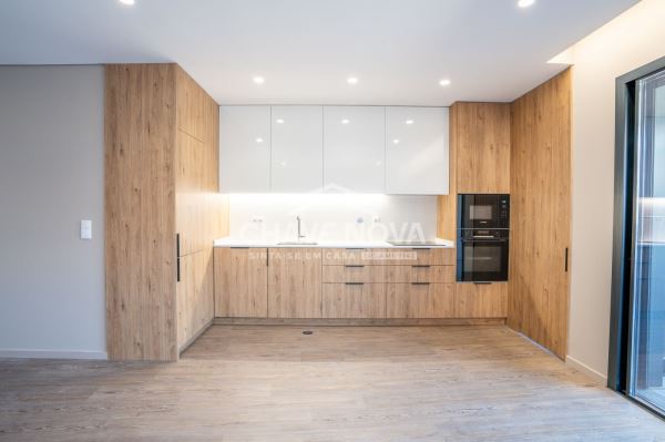 Apartamento para Arrendar T3 Novo, com Terraço, Vista Mar, no Empreendimento Madalena Living, VN Gaia