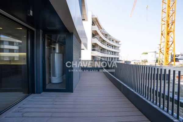 Apartamento para Arrendar T3 Novo, com Terraço, Vista Mar, no Empreendimento Madalena Living, VN Gaia