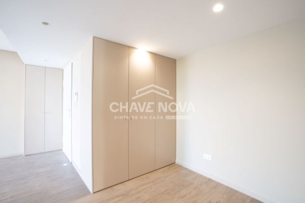 Apartamento para Arrendar T3 Novo, com Terraço, Vista Mar, no Empreendimento Madalena Living, VN Gaia