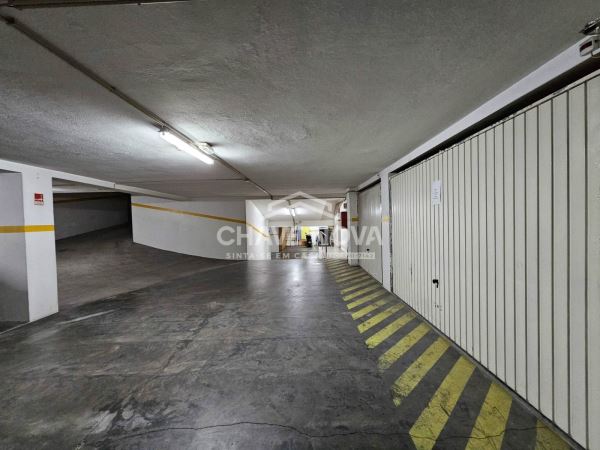 Apartamento T2+1 c/ Garagem Box em Santa Marinha (Devesas)