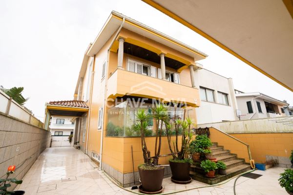 Moradia T4 em Labruge – A 300m da Praia, um Refúgio de Conforto e Elegância