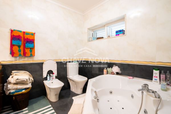 Moradia T4 em Labruge – A 300m da Praia, um Refúgio de Conforto e Elegância
