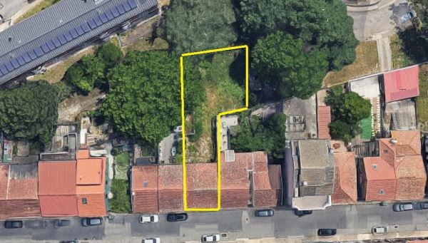 Moradia V3 com jardim, junto ao Jardim da Corujeira