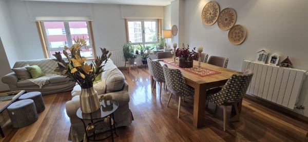 Apartamento T3+1 duplex, 1º piso, BOX para 2 carros - Oliveira Douro