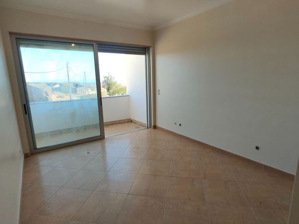 🏡 Moradia T3 com Terreno Generoso – Para Venda no Cotovio, a 20 min de Tavira