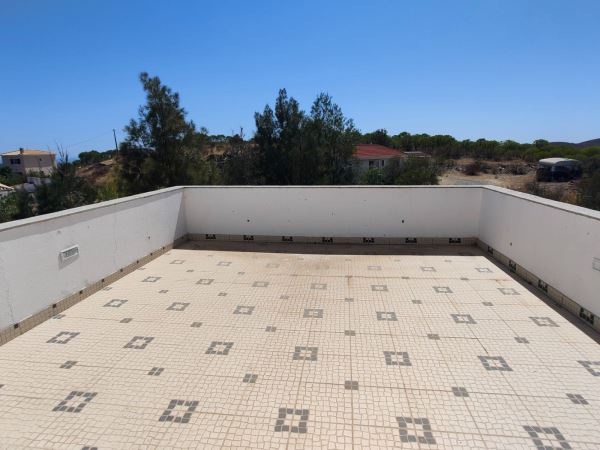🏡 Moradia T3 com Terreno Generoso – Para Venda no Cotovio, a 20 min de Tavira