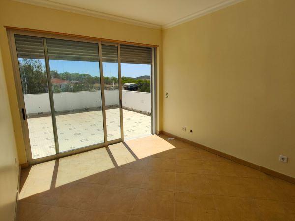 🏡 Moradia T3 com Terreno Generoso – Para Venda no Cotovio, a 20 min de Tavira